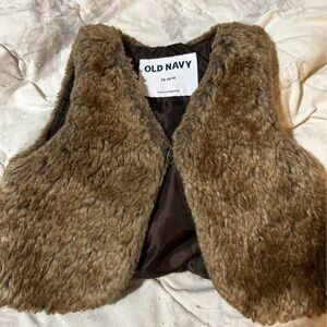 🐣Old Navy Kids Faux Fur Vest B34